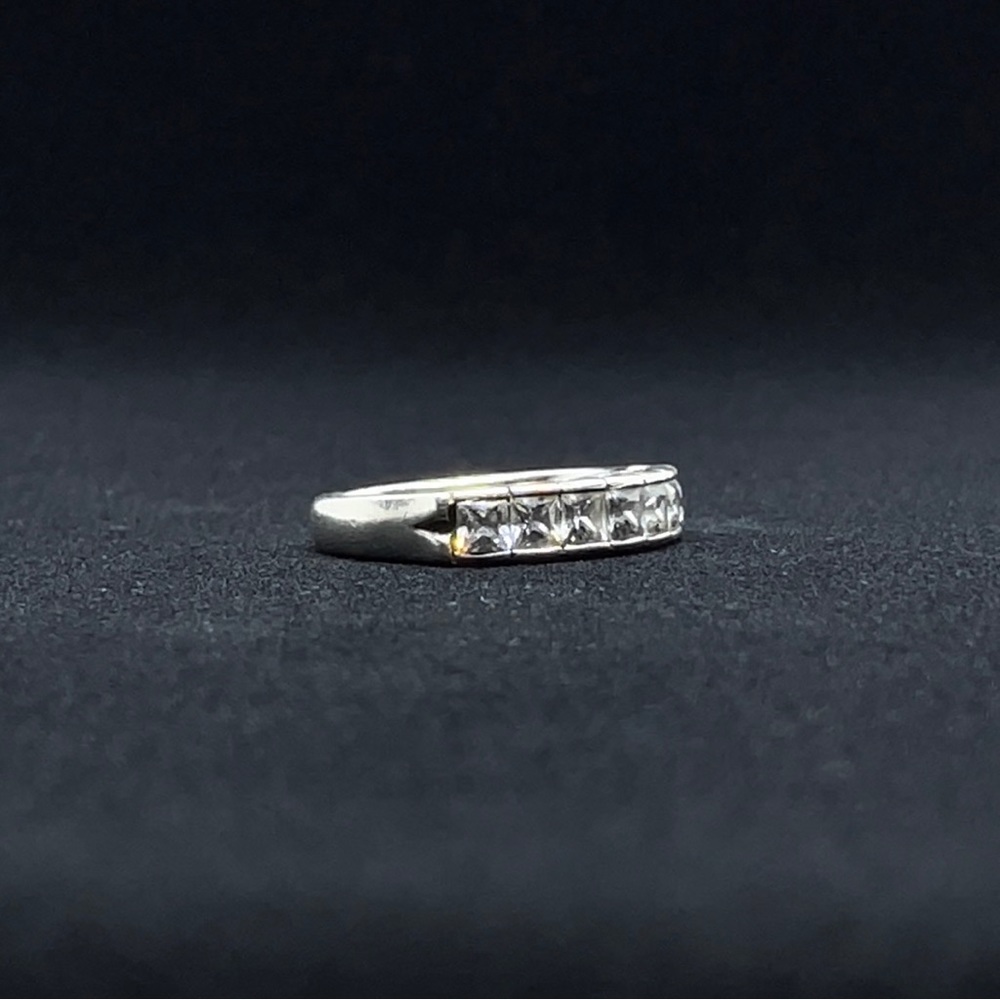 WEDDING BAND - Picture 2 of 4